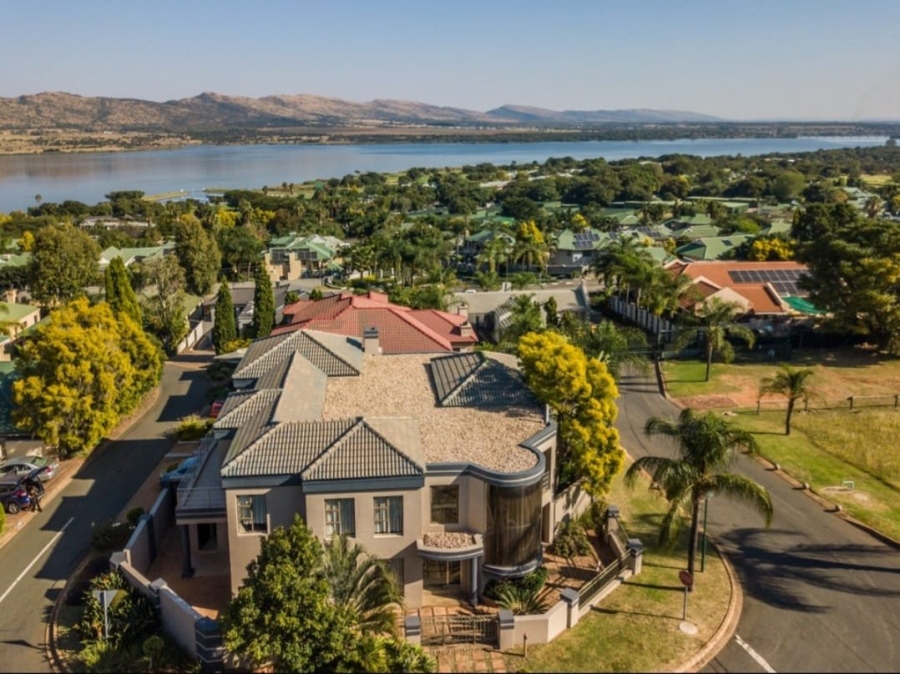 To Let 4 Bedroom Property for Rent in Kosmos Ridge North West
